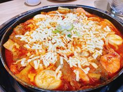 -三清洞摩西韩式年糕火锅(威高广场店)