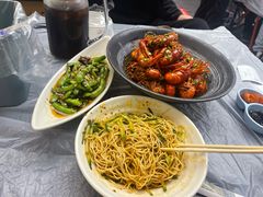 -肥肥虾庄·金牌油焖大虾(汉街SKP店)