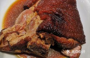 Braised Pork Shank in Pot
