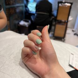 -悦指间美甲美睫