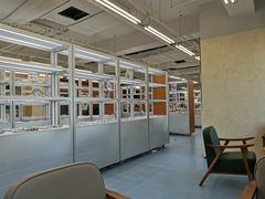 -无奔眼镜·蔡司·依视路授权店(马家堡店)