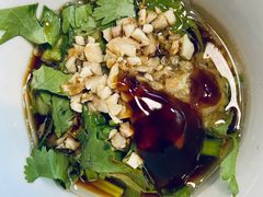 自选自制酱料-拾下卜卜贝•海鲜火锅