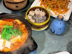襄阳砂锅牛三鲜-莲餐厅·湖北菜·潜江小龙虾店(愚园路店)