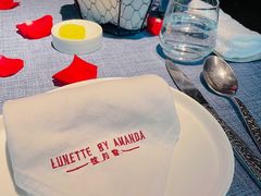 -弦月窗LUNETTE BY AMANDA(复兴路洋房店)