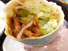 京酱鸡丝卷饼-北大学一食堂