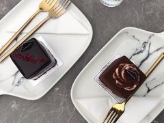 -UNI UNI(环亚凯瑟琳店)