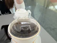 -麦当劳(上海虹桥站30B检票口楼上)