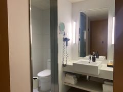 -全季酒店(郑州建设路碧沙岗地铁站店)