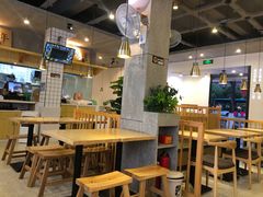 大堂-蒙自源米线大王(昆明站店)