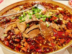 经典毛血旺-关里关外·鱼头泡饼(唐冶绿地汇店)
