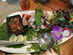 烤猪颈肉-Chom Cafe and Restaurant