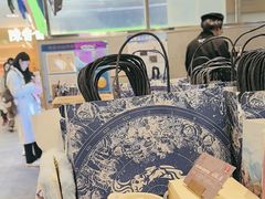 -霸王茶姬(上海静安大悦城店)