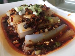 -红栌温泉山庄生态美食餐厅