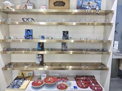 -视野联行眼镜•蔡司•依视路(温江店)