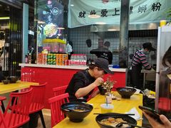 大堂-螺少野柳州螺蛳粉(鱼化寨地铁商业街店)