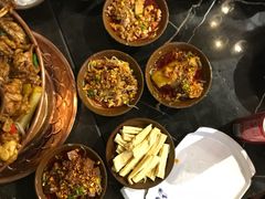 -巴四老城区炭火蛙锅(张江店)