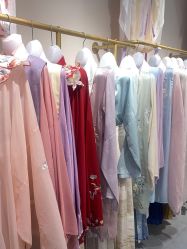 -一揽芳华汉服旗袍体验馆(拙政园店)