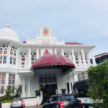 睡4个人都可以，卫浴都是科勒