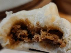 酱肉包-草包包子铺(宽厚里店)
