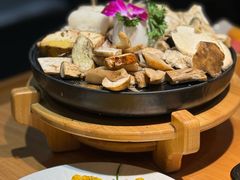 -一朵菌·野生菌探索家火锅(南亚店)
