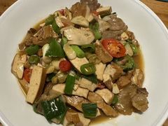 -头上红煨盐鸡·非遗院子餐厅