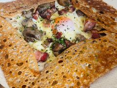 鸡蛋蘑菇熏肉荞麦可丽饼-RAC BAR(安福路店)