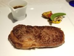 澳洲M6西冷扒蔬菜黑椒汁-广州塔卢特斯法国旋转餐厅