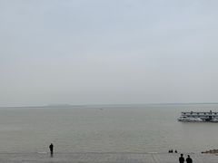 -巴陵广场