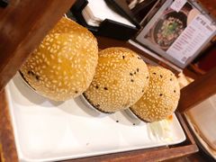 芝士芝麻煎堆仔-广州中心皇冠假日酒店·百粤楼