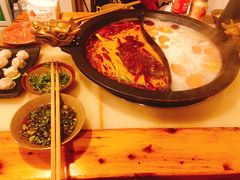 -黄潇洒老火锅(九眼桥宏济巷店)
