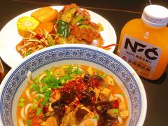 -涨巢·潮玩水疗局