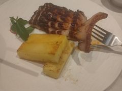西贡炭烧烤猪颈肉配菠萝-美奈小馆·越南料理(中航城君尚购物中心店)
