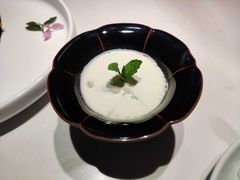 招牌茉莉奶冻-卯时·龙光雅宴·精致锡帮菜(惠山古镇店)