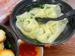 菜肉大馄饨-赵宝美煎包店