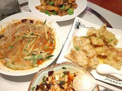 -雪乡人家东北菜·铁锅炖一切(高斯路店)