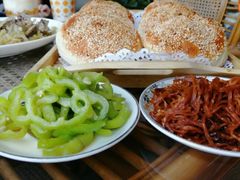 -红栌温泉山庄生态美食餐厅