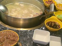 -一席地·本地鸡窝·杭帮鸡火锅(萧山银隆百货店)
