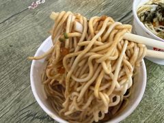 -球场热干面老店