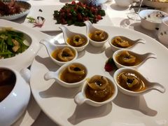 -景月阁空中食府(希尔顿酒店)