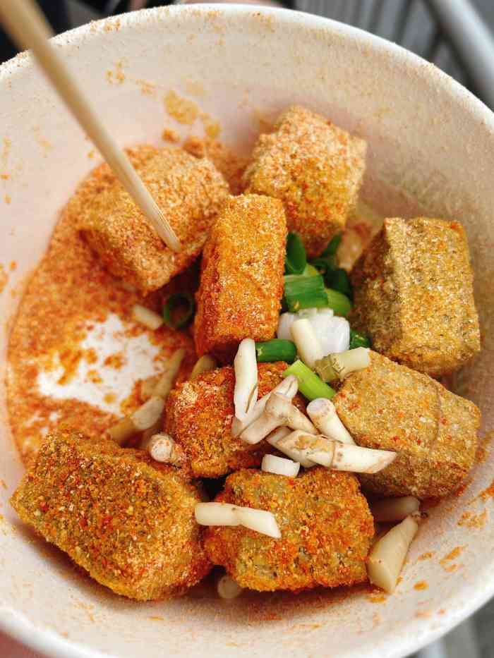 尝相思臭豆腐-"以前都不需要排队的,后来不知道为什么就突.