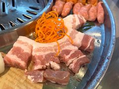 水果秘制五花肉-哈哈碳都·牛肋条无限自助烤肉(台江万达店)