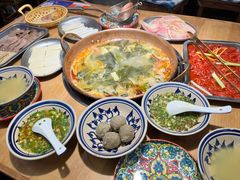 -洱火云南酸菜牛肉火锅(石景山当代商城店)