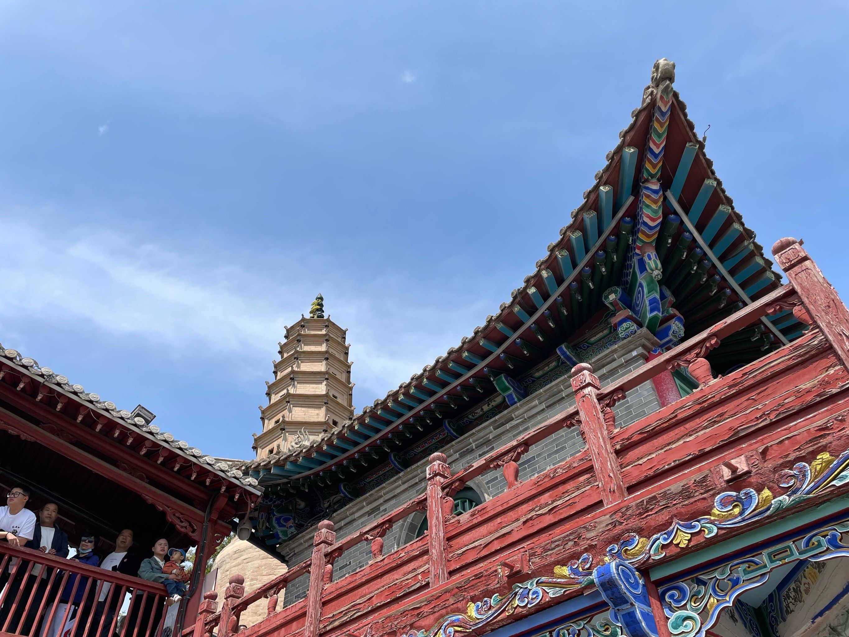 因山头有一座白塔寺而得名,是每一个来兰州出行的旅人必打卡景点之一