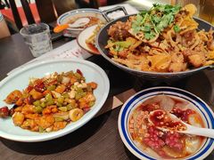 -川流不息·地道川菜·小龙虾(松东路店)