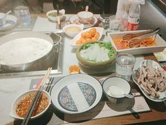 -尚尚仙·酸汤猪手·猪肚鸡火锅(华联万柳购物中心店)