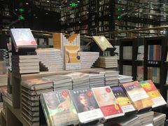 -钟书阁(群光广场店)