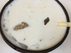 -志龙皇冠吃货椰子铺