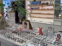 -视野联行眼镜·蔡司·依视路(省体育馆店)