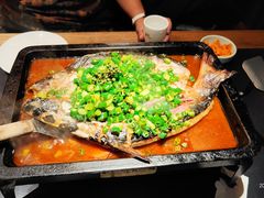 碧绿青椒芒果鱼-夯鱼烤鱼·尔滨地标美食(中央商场店)