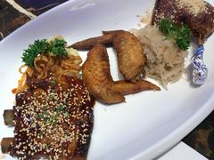 蜜汁肋排油封鸭腿烤鸡翅-MOSSO德国餐厅·音乐酒吧(环宇荟店)